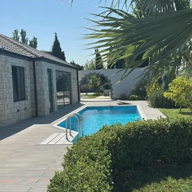 In Baku 580.0 m² house with 8.0 rooms is for sale - Image 2