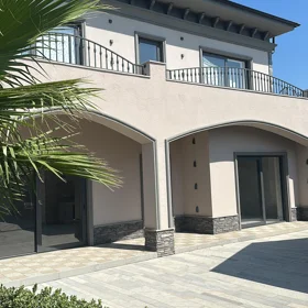 In Baku 580.0 m² house with 8.0 rooms is for sale - Image 3