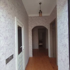 In Baku 130.0 m² house with 2.0 rooms is for sale - Image 3