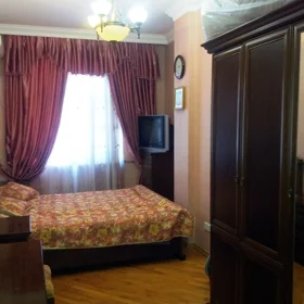 In Baku 90.0 m² apartment is for rent - Image 4