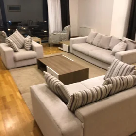 In Baku 220.0 m² apartment is for rent - Image 2