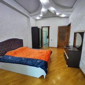 In Baku 200.0 m² apartment is for rent - Image 5
