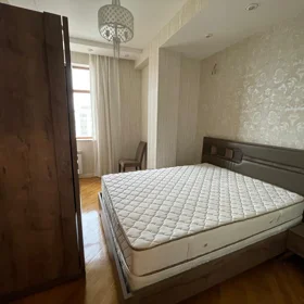 In Baku 110.0 m² apartment is for rent - Image 3