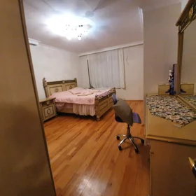 In Baku 430.0 m² house with 4.0 rooms is for rent - Image 4