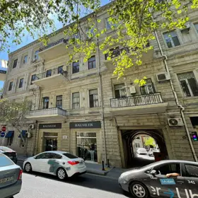 In Baku 60.0 m² office is for rent