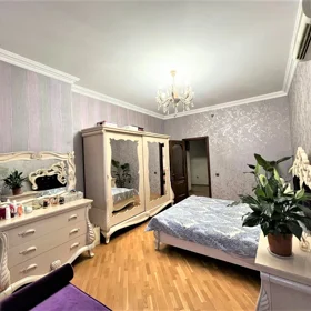 In Baku 200.0 m² apartment is for rent - Image 4