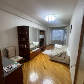 In Baku 185.0 m² apartment is for rent - Image 3