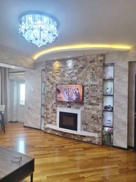 In Baku 91.0 m² apartment is for sale - Image 3
