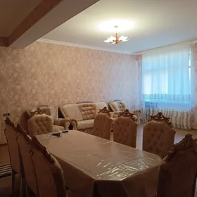 In Baku 140.0 m² apartment is for rent - Image 2