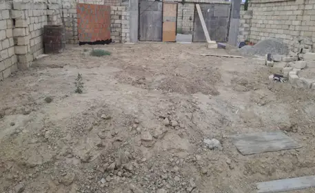 Baku-da nan sot torpaq satılır - Şəkil 2