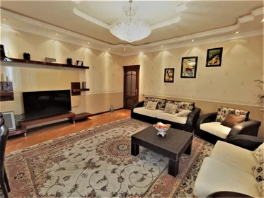 In Baku 170.0 m² apartment is for sale - Image 2
