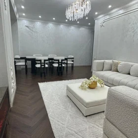 In Baku 145.0 m² apartment is for rent - Image 2