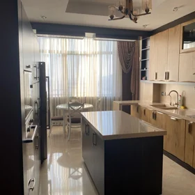 In Baku 175.0 m² apartment is for rent - Image 5