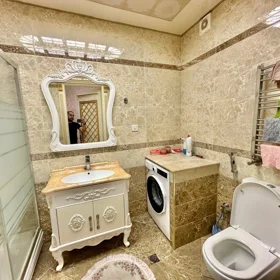 In Baku 121.0 m² apartment is for rent - Image 4