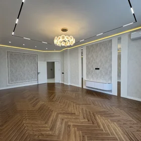 In Baku 160.0 m² apartment is for sale