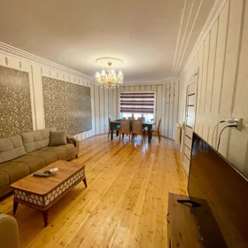 In Baku 112.0 m² house with 4.0 rooms is for sale - Image 2