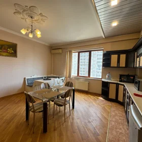 In Baku 198.0 m² apartment is for rent - Image 5