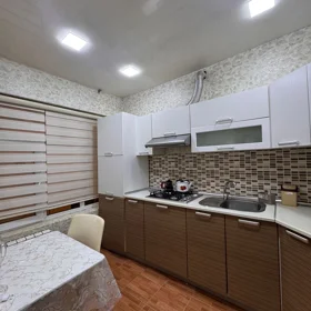 In Baku 65.0 m² house with 3.0 rooms is for sale - Image 2
