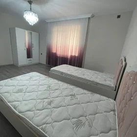 In Baku 250.0 m² house with 5.0 rooms is for rent - Image 3