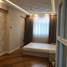 In Baku 150.0 m² apartment is for rent - Image 4