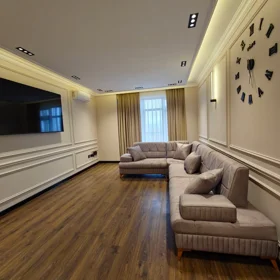 In Baku 107.0 m² apartment is for sale - Image 3