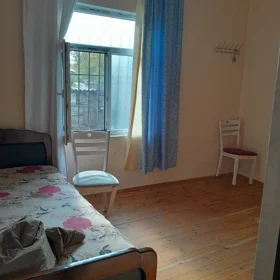 In Baku 45.0 m² house with 2.0 rooms is for rent - Image 5