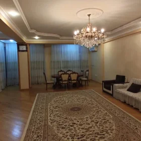 In Baku 185.0 m² apartment is for rent - Изображение 2