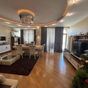 In Baku 150.0 m² apartment is for rent - Image 3