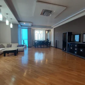 In Baku 160.0 m² apartment is for rent - Image 5