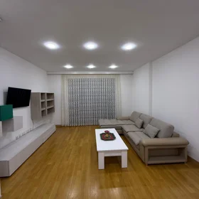 In Baku 90.0 m² apartment is for rent - Image 3