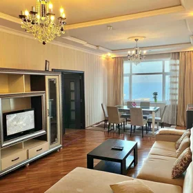 In Baku 130.0 m² apartment is for rent - Image 3