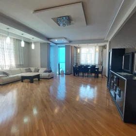 In Baku 160.0 m² apartment is for rent - Image 2