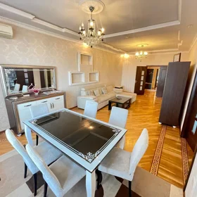 In Baku 130.0 m² apartment is for rent - Image 2