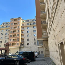 In Baku 130.0 m² apartment is for rent - Image 2