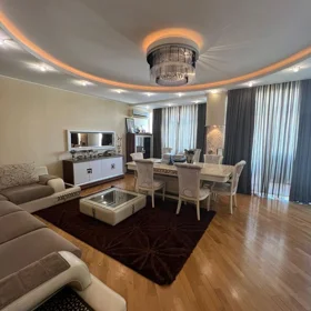 In Baku 150.0 m² apartment is for rent - Image 2
