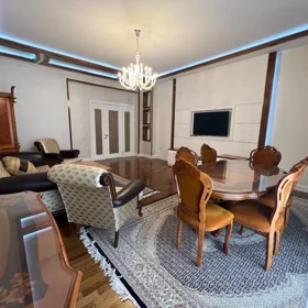 In Baku 141.0 m² apartment is for rent - Image 3