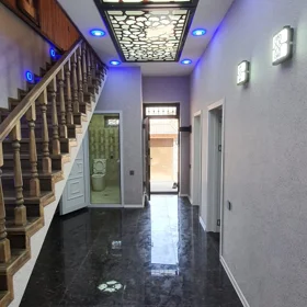 In Baku 250.0 m² house with 6.0 rooms is for sale - Image 2