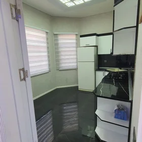 In Baku 250.0 m² house with 6.0 rooms is for sale - Image 3