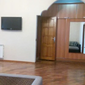 In Baku 100.0 m² apartment is for sale - Image 3