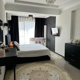In Baku 130.0 m² apartment is for rent - Image 3