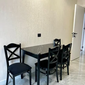 In Baku 140.0 m² apartment is for rent - Image 2