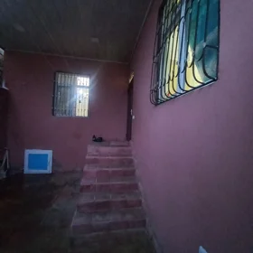 In Baku 60.0 m² house with 2.0 rooms is for rent - Image 2