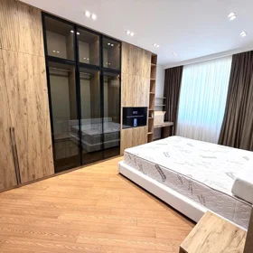 In Baku 155.0 m² apartment is for rent - Image 4