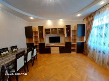 Baku-da 110.0 m2 mənzil kirayə verilir - Şəkil 2