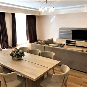 In Baku 230.0 m² apartment is for rent - Image 2