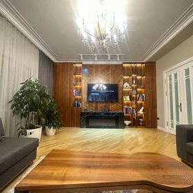 In Baku 174.0 m² apartment is for rent - Image 2