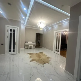 In Baku 174.0 m² apartment is for rent - Image 3