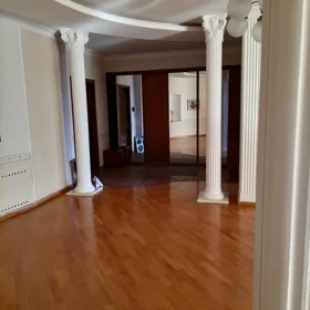 In Baku 216.0 m² apartment is for rent - Image 4