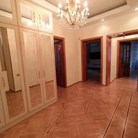 In Baku 125.0 m² apartment is for rent - Image 3