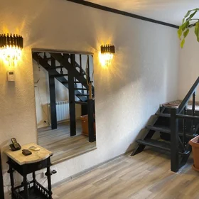 In Baku 200.0 m² apartment is for rent - Image 2